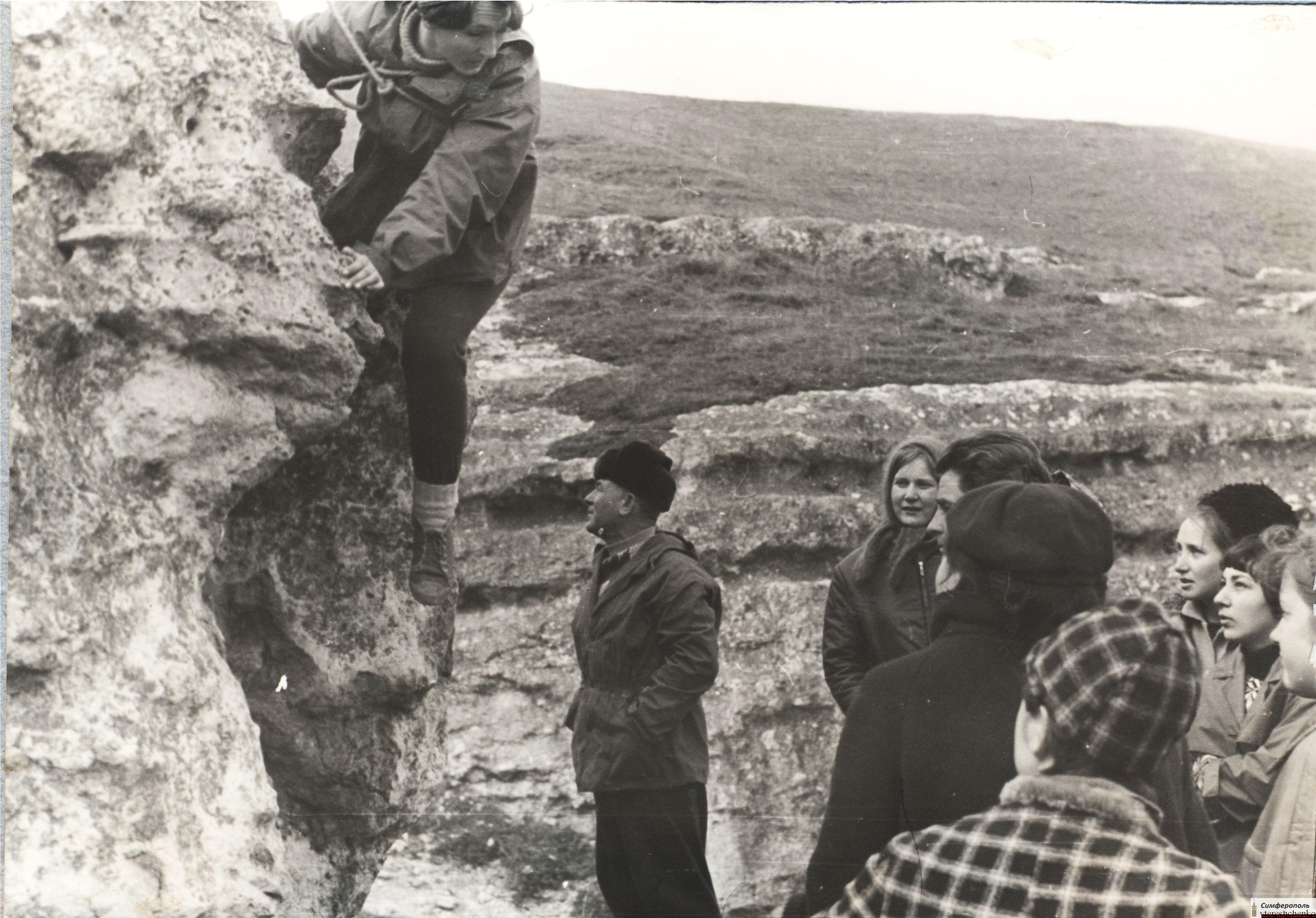 Прикрепленное изображение: Петровские скалы.jpg